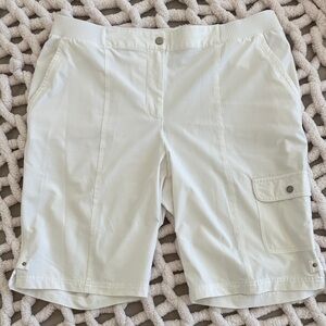 Chico’s - energy by Chico’s - Women's Casual White Cargo/Bermuda Shorts / Large